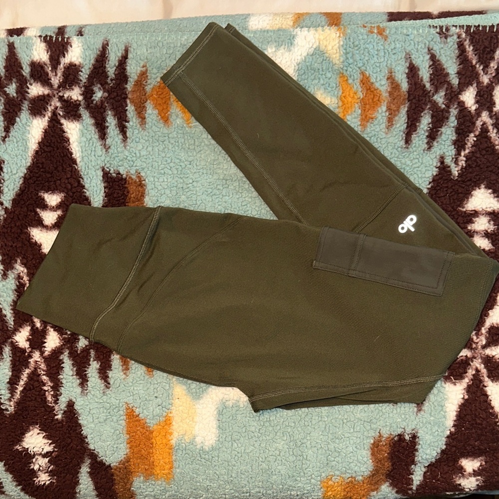 Alo women’s small Olive Green Leggings with Pockets